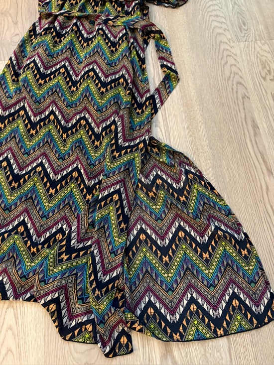 Chevron Midi Dress - Picture 2 of 4